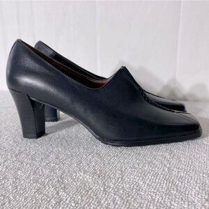 Infinity Black Leather Slip On Square Toe Low Heels W Brown Peekaboo Toe 7.5
